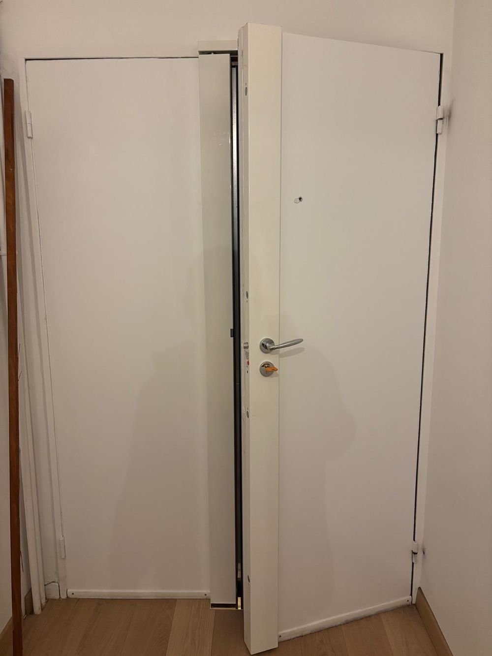 Bloc-porte blindé, crémone multipoints