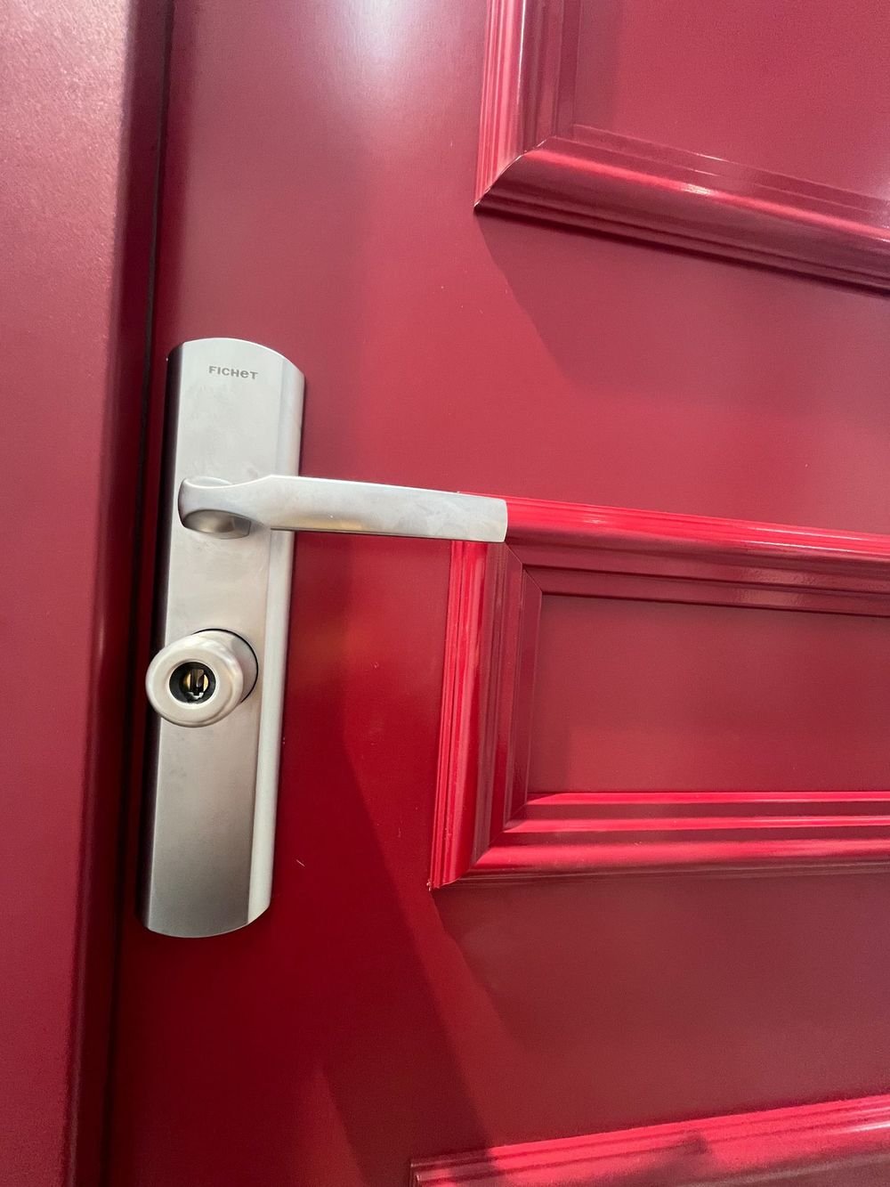 Serrure Fichet posée sur porte blindée